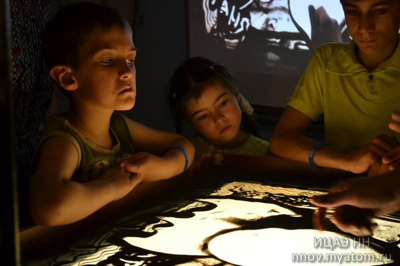 Фото к Должны смеяться дети: в ИЦАЭ прошла серия праздничных мероприятий