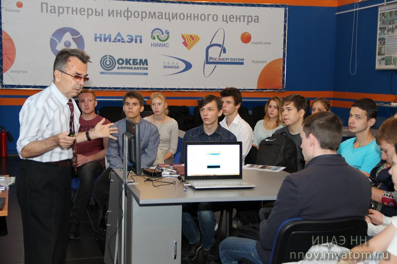 Фото к ФеНИсТ2015: программируем Arduino (день второй на площадке ИЦАЭ)