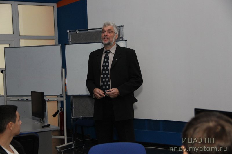 Фото к ФеНИсТ2015: знакомимся с нижегородской школой СВЧ электроники (день четвертый на площадке ИЦАЭ)