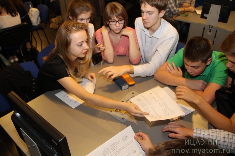 Фото к ФеНИсТ2015: обсуждаем статус русского языка (день седьмой на площадке ИЦАЭ)