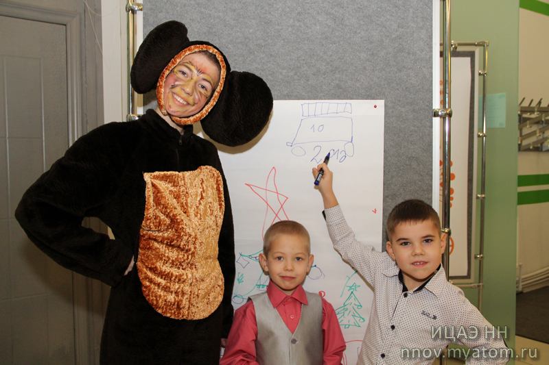 Фото к Дед Мороз, мартышка и атомная книжка