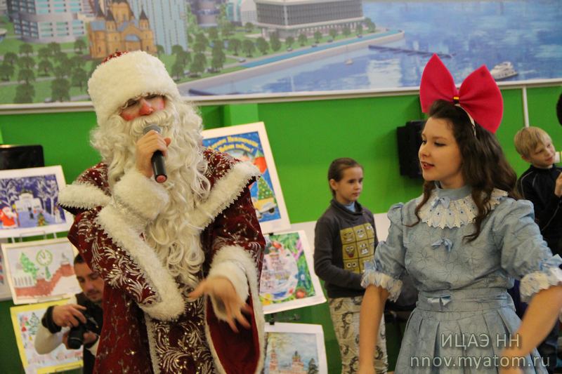 Фото к Дед Мороз, мартышка и атомная книжка