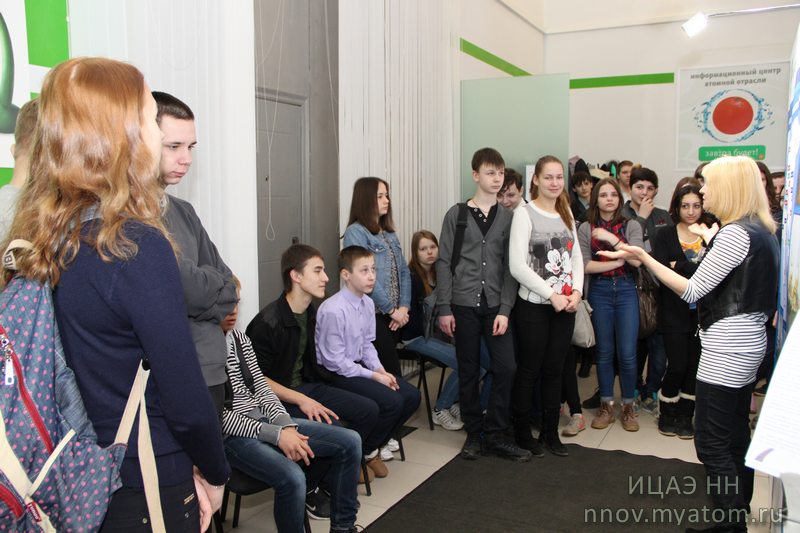 Фото к НВТ. День третий: Нижегородские школьники примерили на себя роль создателей