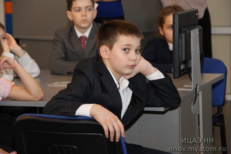 Фото к С портфелем пятерок в корпорацию знаний