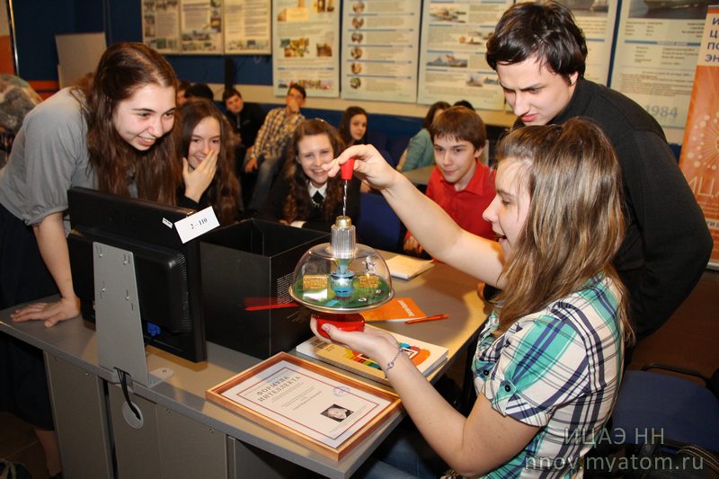 Фото к Нижегородские школьники продемонстрировали в финале свою «Формулу интеллекта 2016»