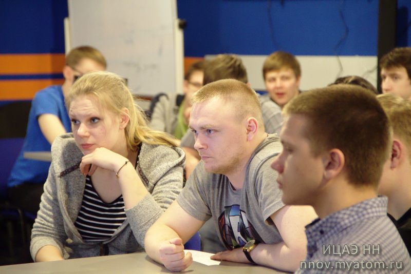Фото к «Урок мужества»: нижегородские студенты встретились с участником ликвидации аварии на ЧАЭС